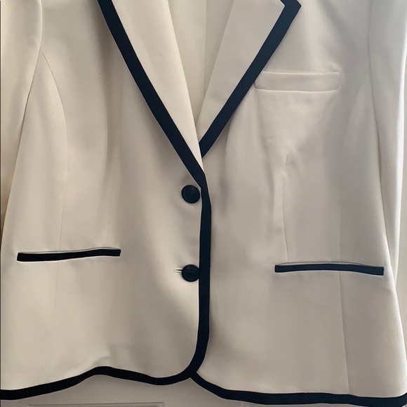 Kasper Herringbone Blazer with Contrast Trim - Picture 3 of 7